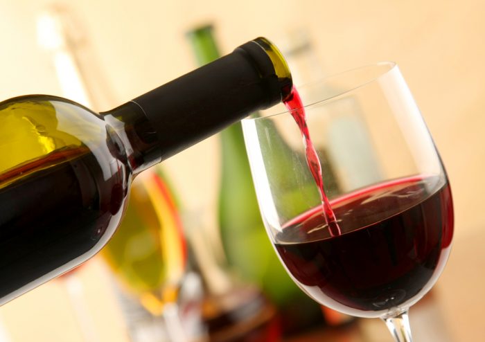 для здоровья выпить бокал вина намного полезней