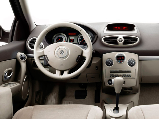 интерьер салона Renault Clio 3