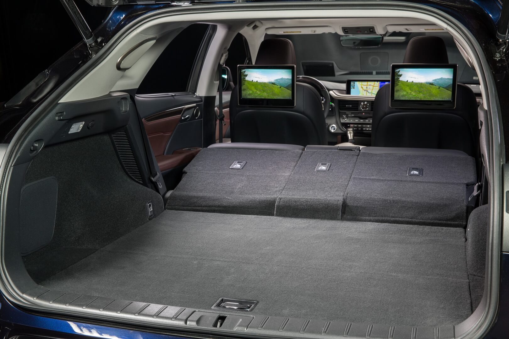 Складывающийся задний ряд сидений в Lexus RX 450h