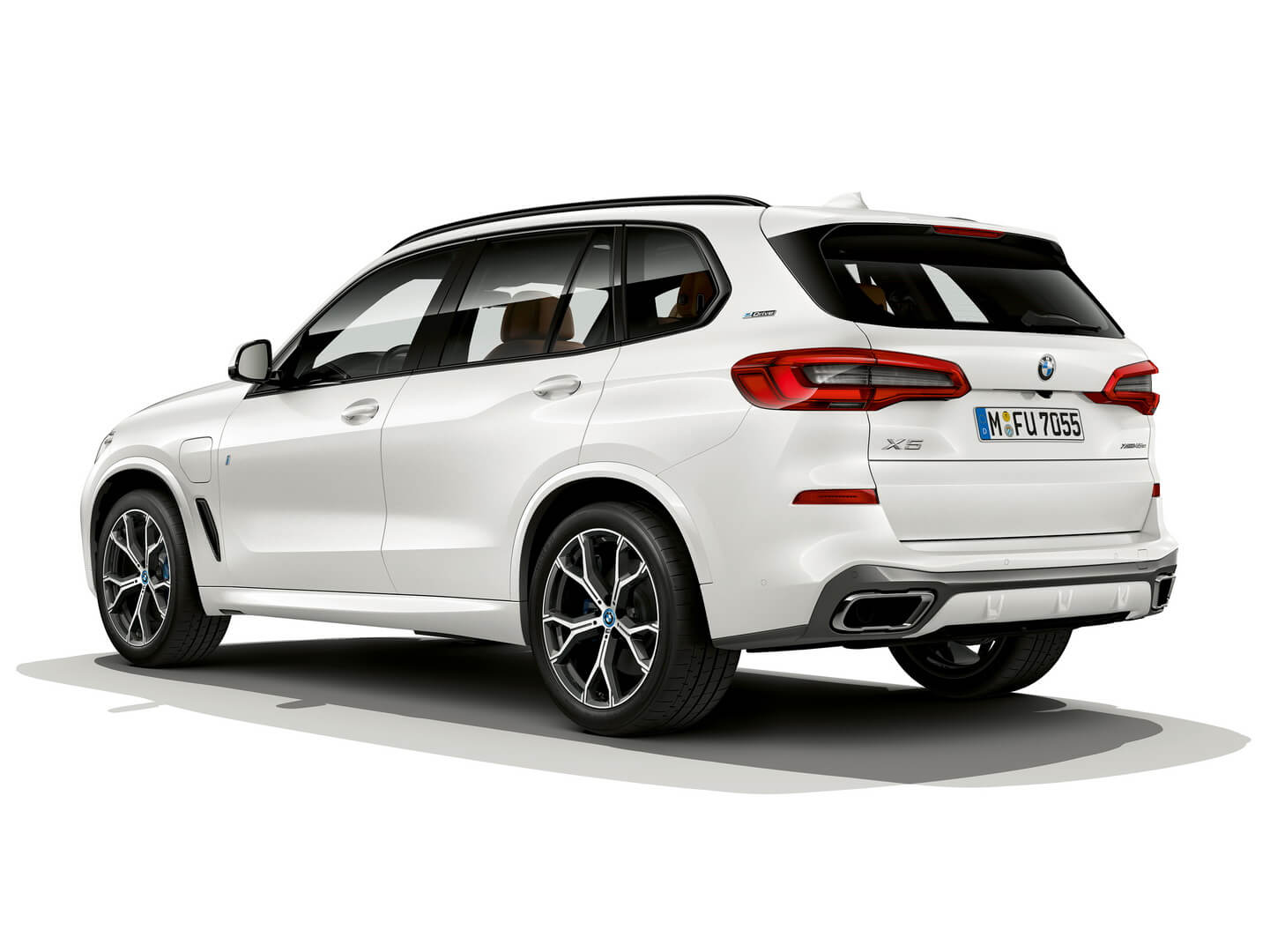 Экстерьер BMW X5 xDrive45e PHEV