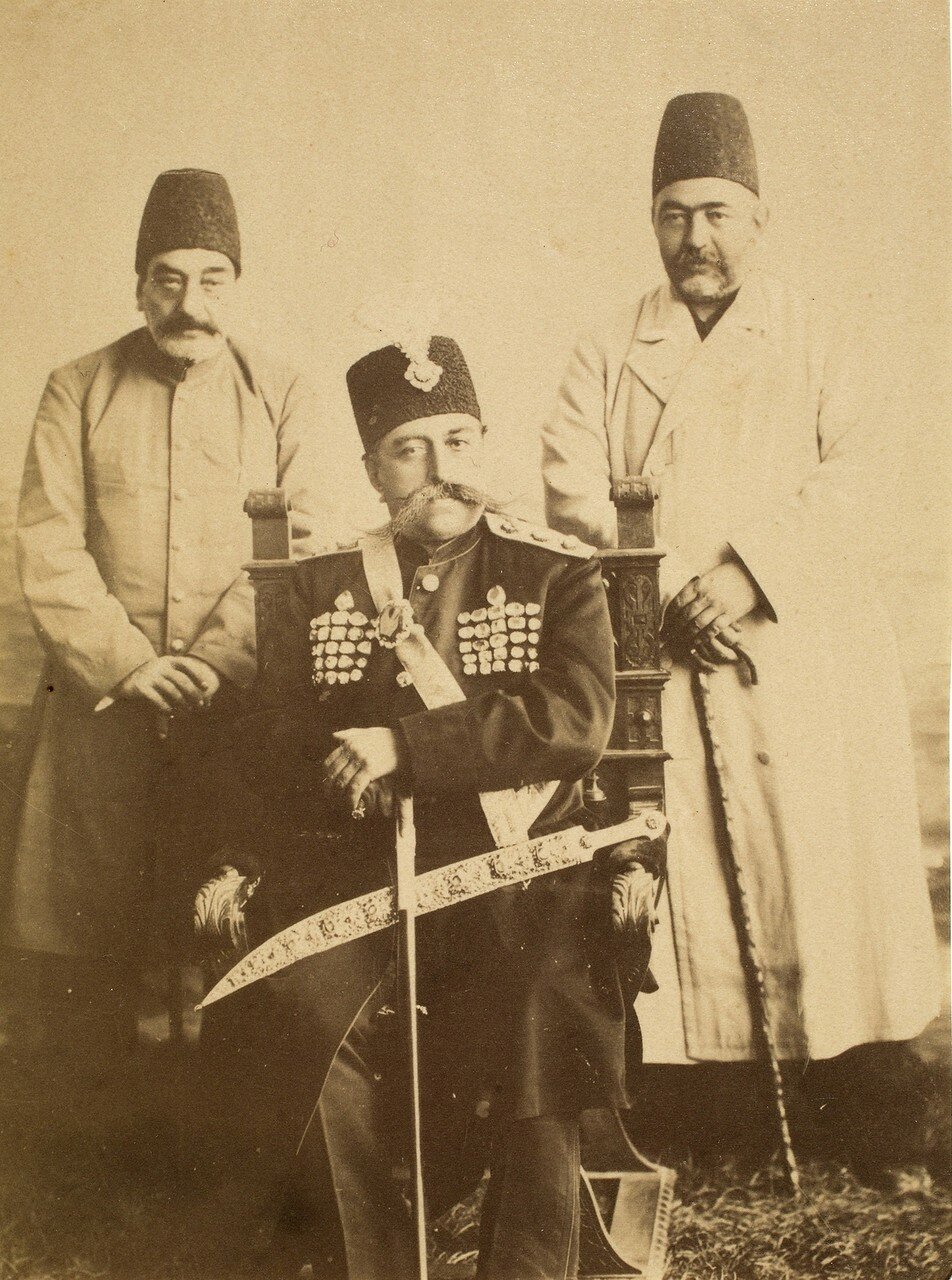 Мозафереддин-шах Каджар  в сопровождении Амин аль-Султана и Мушир аль-Даула