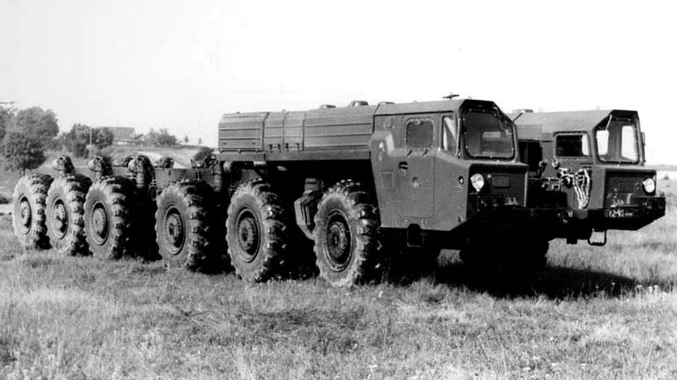 650-сильный автомобиль-шасси МАЗ-547А для ракетного комплекса «Темп-2С» (из архива МЗКТ)