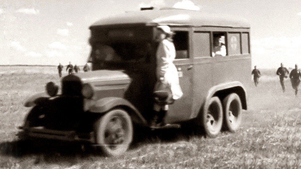 Довоенный вариант автобуса медицинской службы ГАЗ-05-194 (кинокадр)
