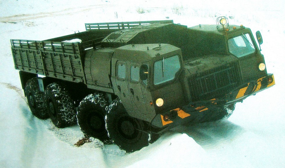 Зимние испытания многоцелевого грузовика МАЗ-7313 (фото В/О «Автоэкспорт»)