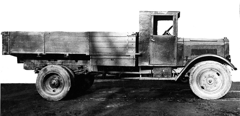 Опытный пятитонный грузовик Я-НАТИ-7