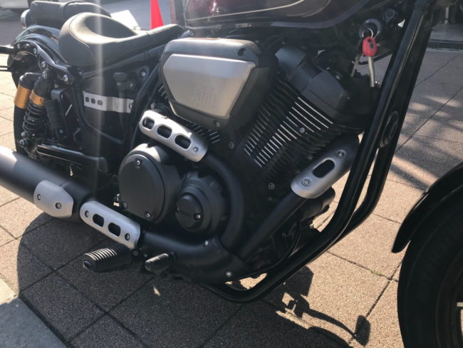 Двигатель с воздушным охлаждением на мотоцикле Yamaha XV950 BOLT