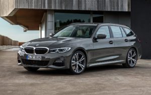фото BMW 3-Series Touring 2019-2020 вид спереди