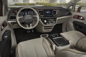 фото интерьер Chrysler Pacifica 2016-2017 года