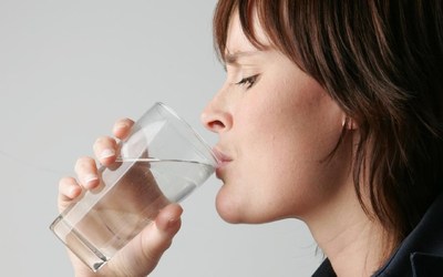 Нужно пить больше воды - клиника Угодие