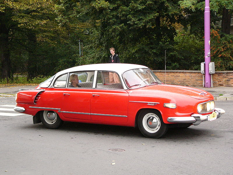 Файл:Tatra 603.jpg