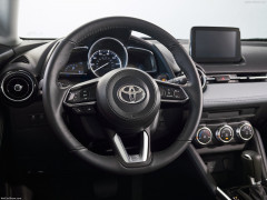 Toyota Yaris фото