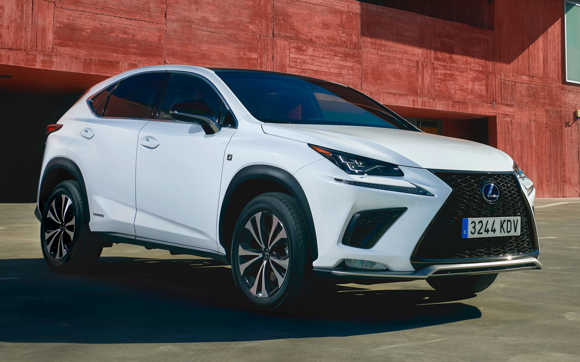 Lexus nx 200 и 300 отличия